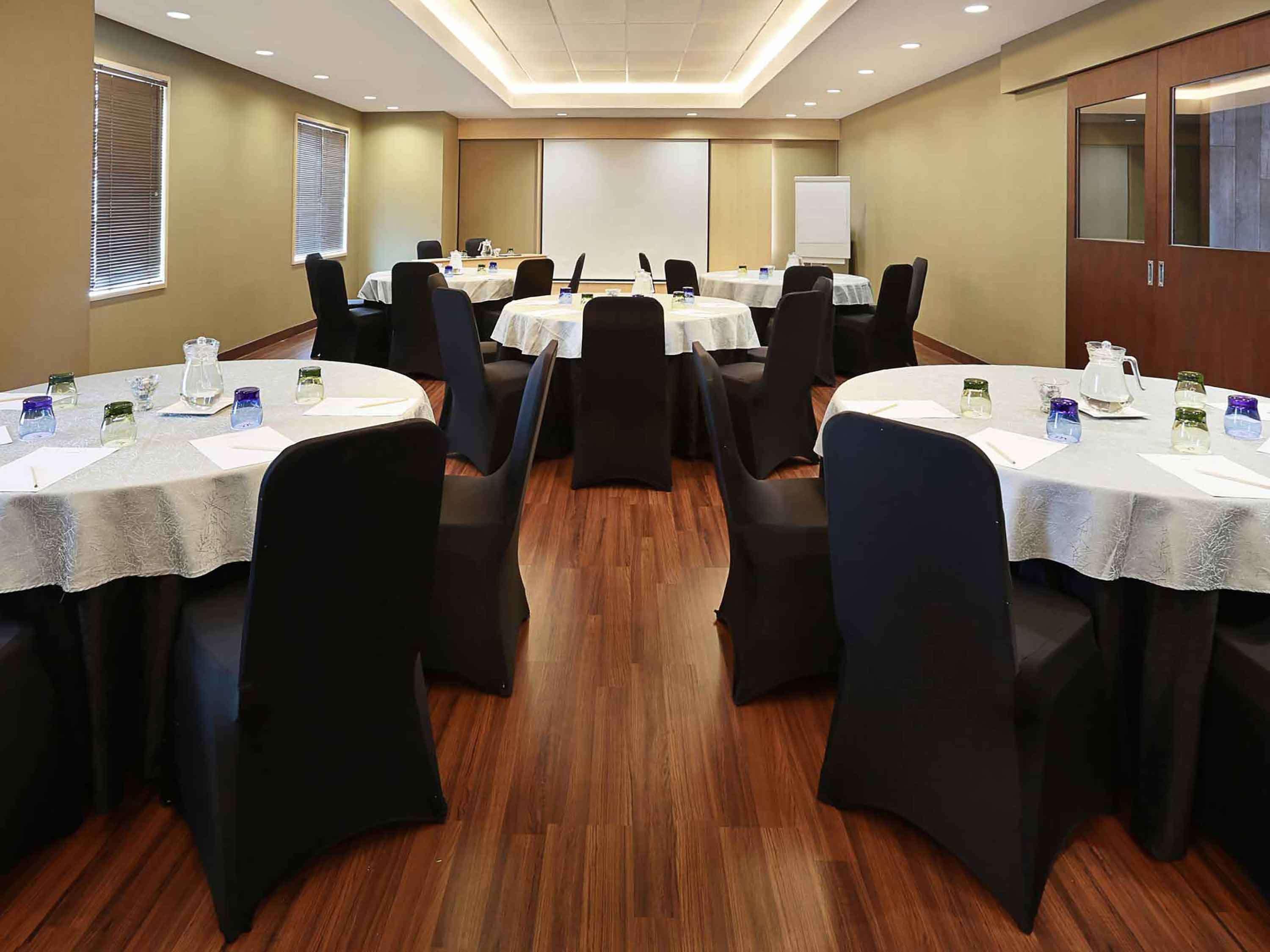होटल Mercure Simatupang Jakarta