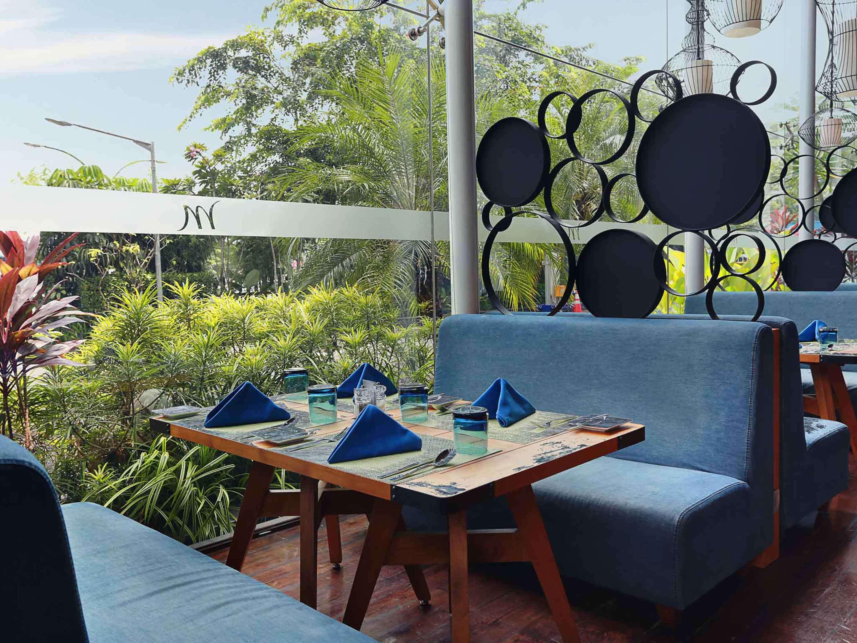 Mercure Simatupang 4*